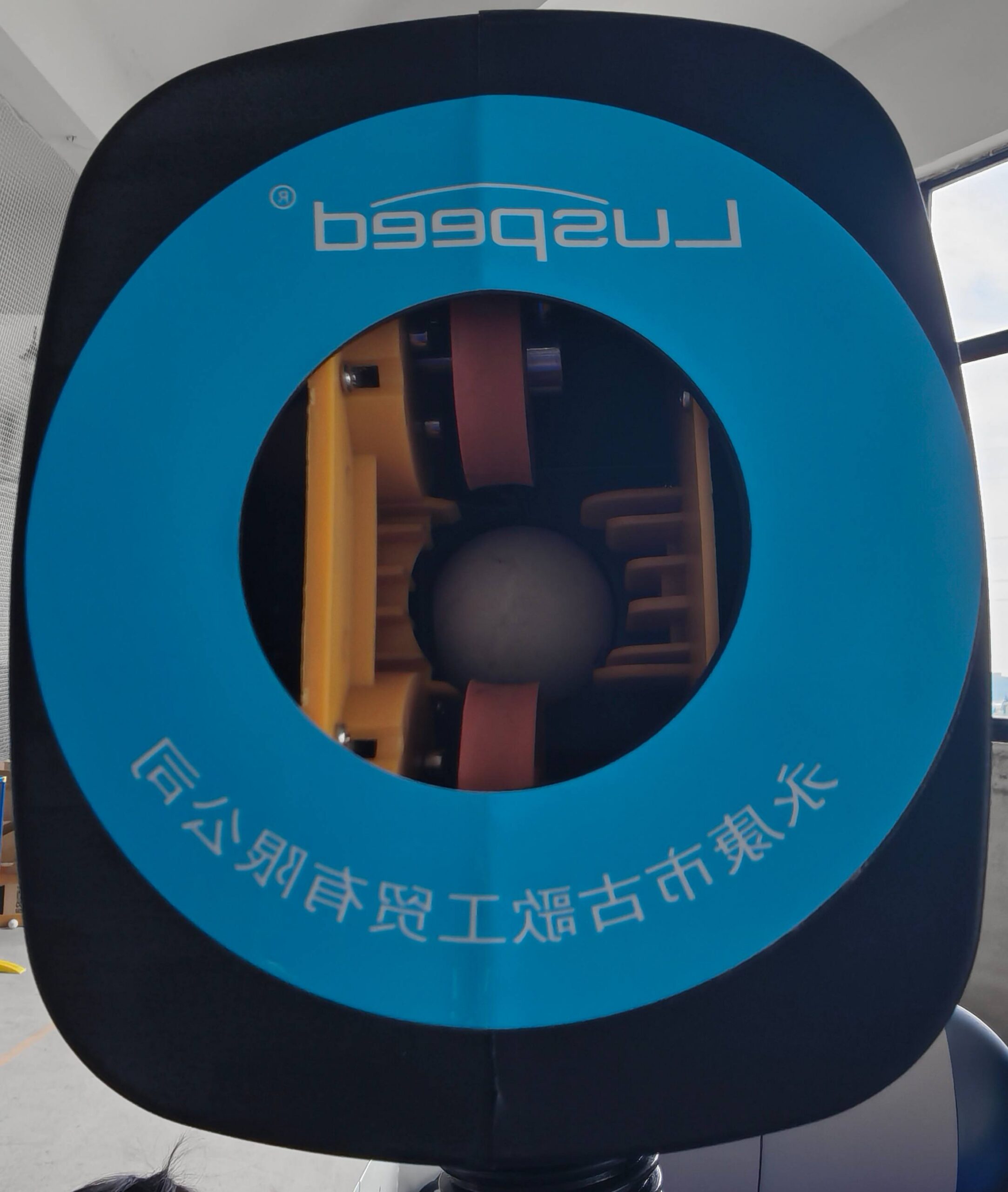 Table tennis robot ball launching system